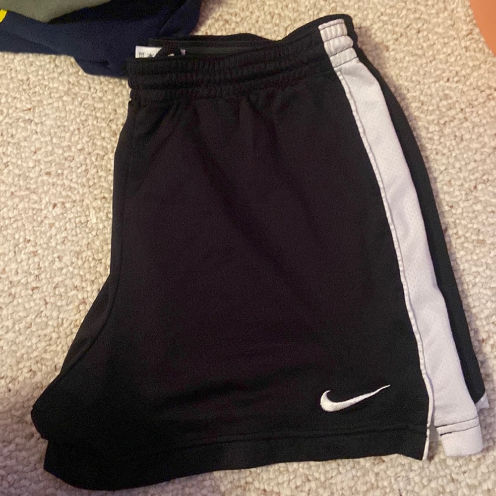 nike running shorts